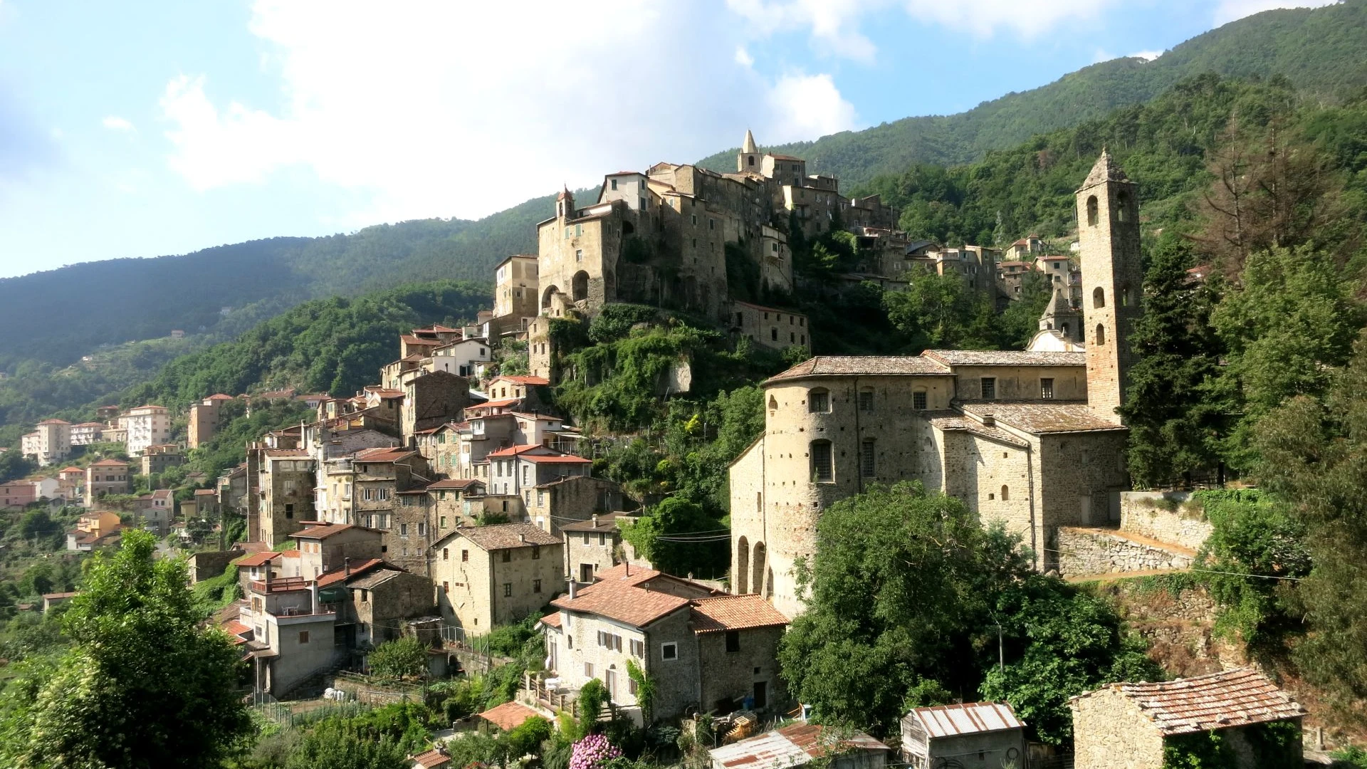 Camina por los Alpes de Liguria: descubre los encantos ocultos de Alpi Ligure